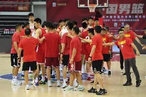 需要好好总结!中国男篮全队27个失误涉险过关 后卫群合计18个!